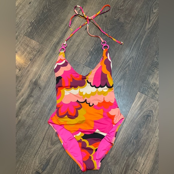 Trina Turk Fan Faire 1 Piece Swimsuit - Picture 4 of 6